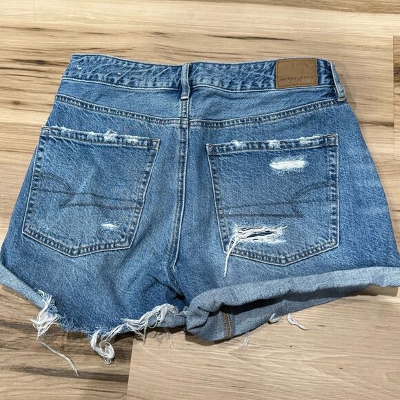 American Eagle Tomgirl Blue Distressed Denim Shorts Women’s 2 - Picture 2 of 5